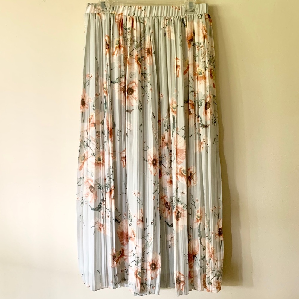 H&M | Pleated Floral Maxi Skirt M